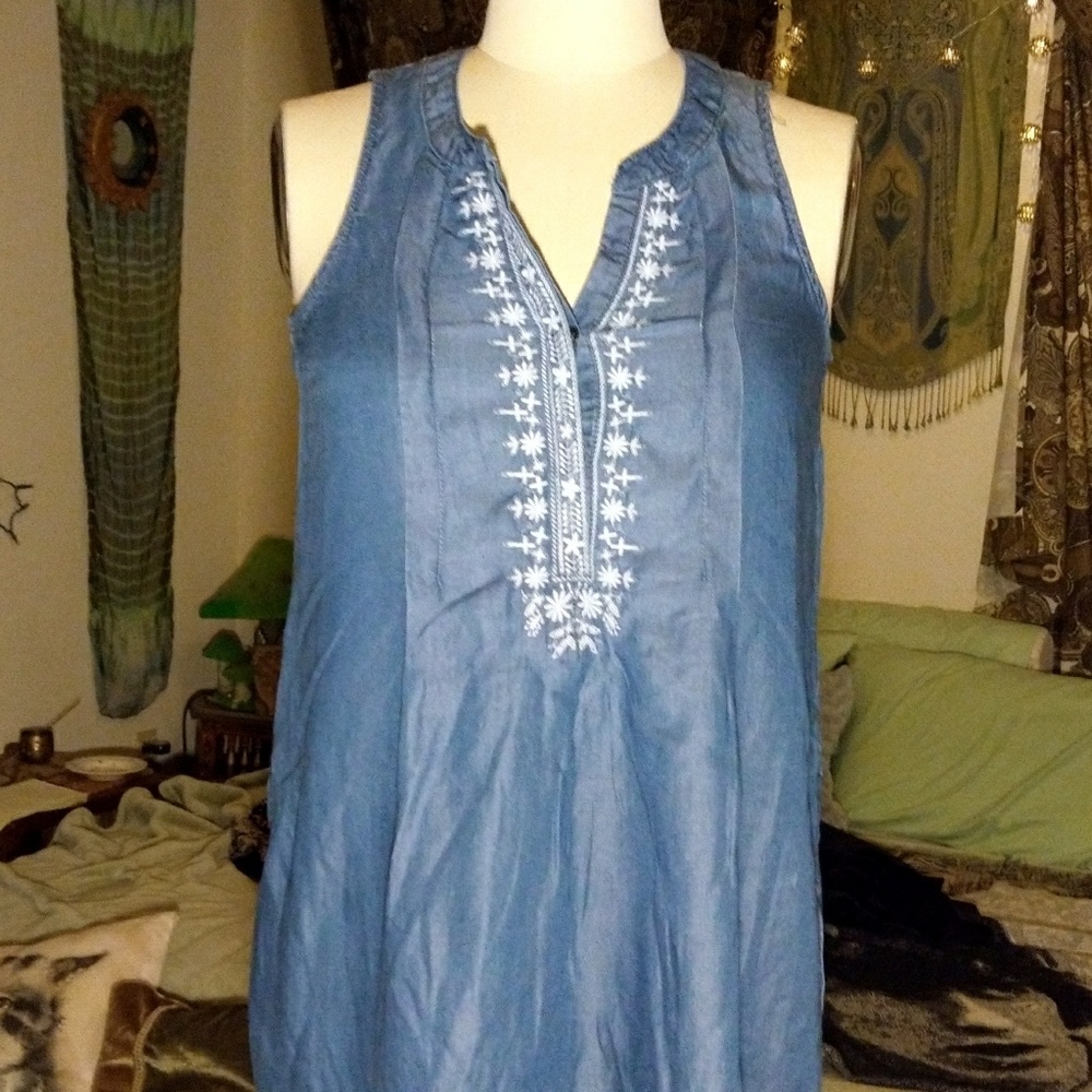 Embroidered Sleeveless Top